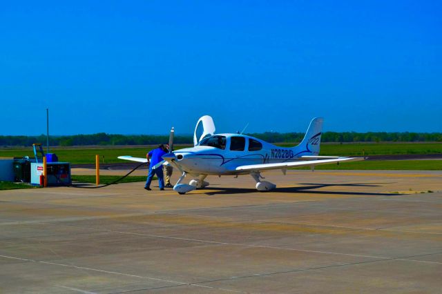 Cirrus SR-22 (N262BG)