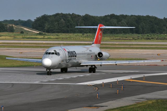 McDonnell Douglas DC-9-30 (N8928E)