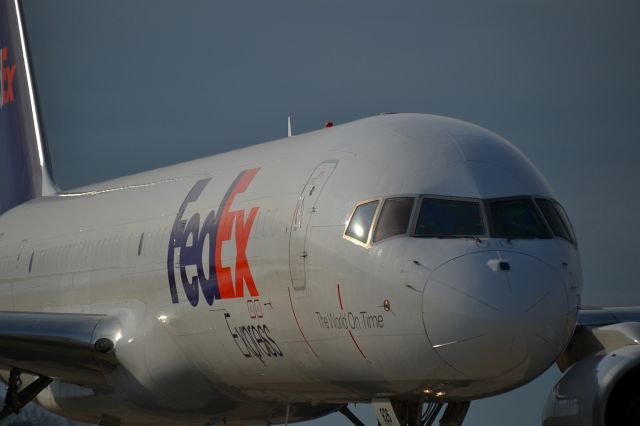 Boeing 757-200 (N926FD) - FedEx 757-200 "Clare" arriving at McGhee Tyson in Alcoa, TN