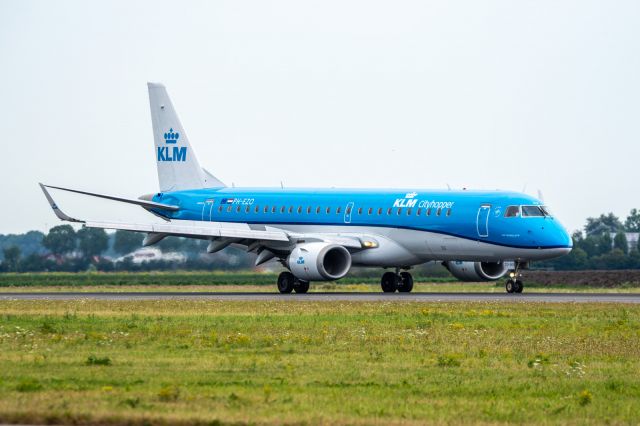 Embraer ERJ-190 (PH-EZO) - Spottersplaats Polderbaan 18R