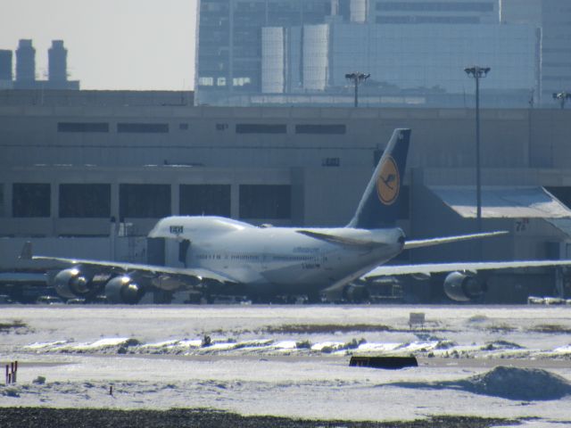 Boeing 747-400 (D-ABVH)