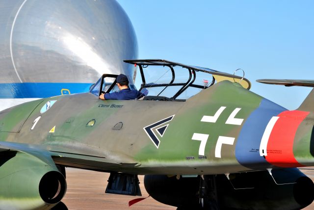 MESSERSCHMITT Me-262 Replica (N262AZ)