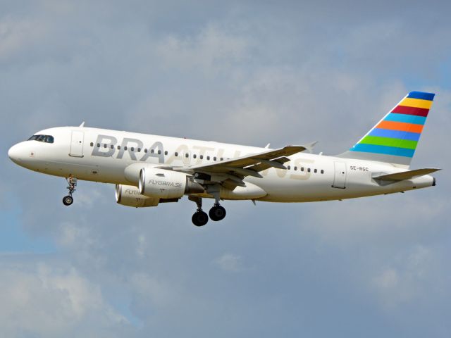 Airbus A319 (SE-RGC) - Kystvejen RWY22L