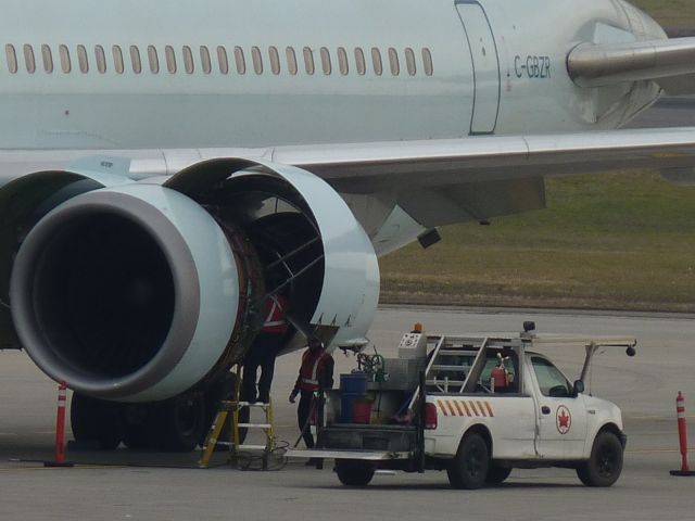 BOEING 767-300 (C-GBZR)