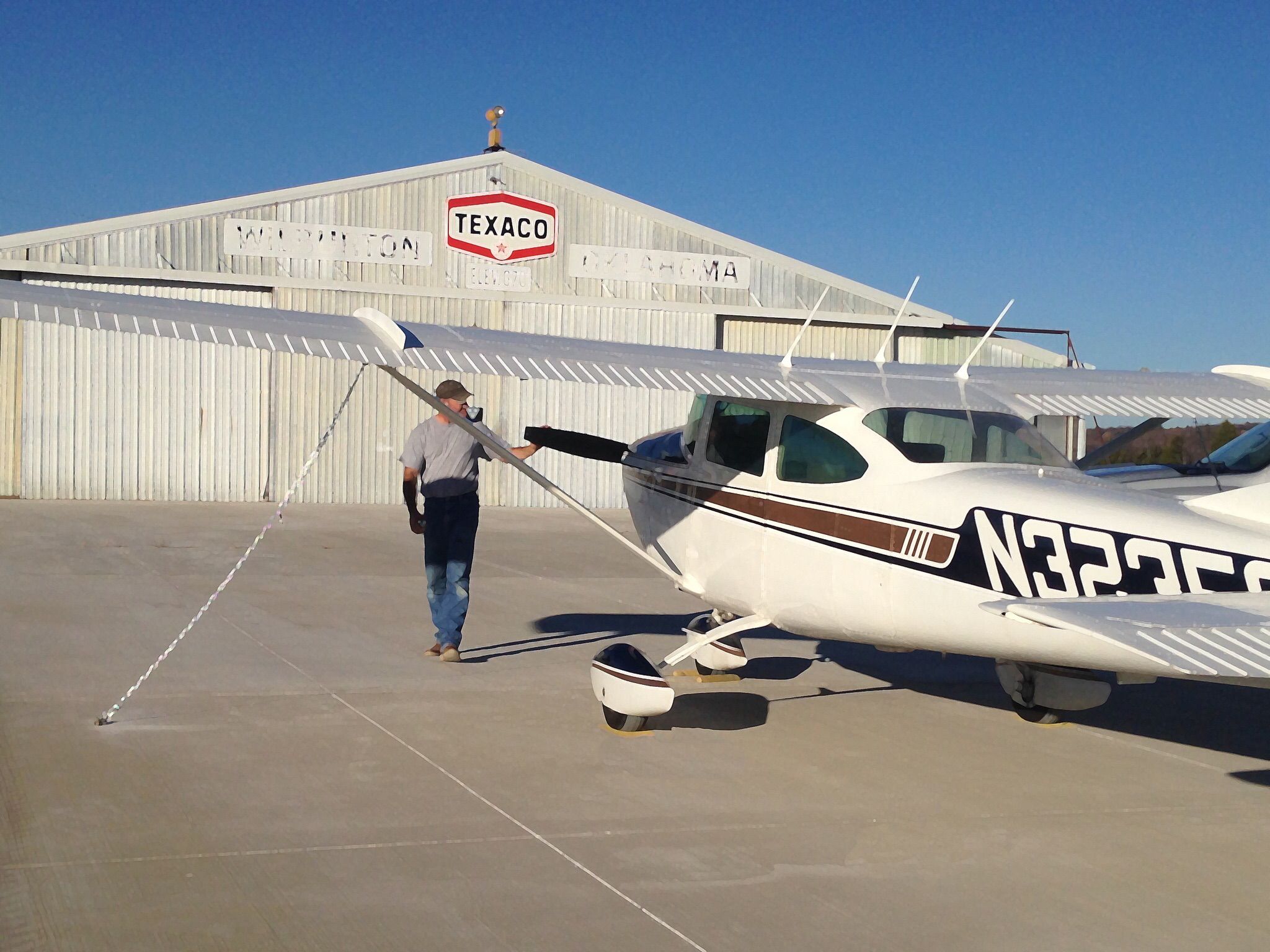 Cessna Skylane (N3235S)