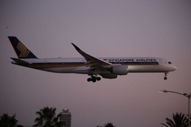 Airbus A350-900 (9V-SMW)