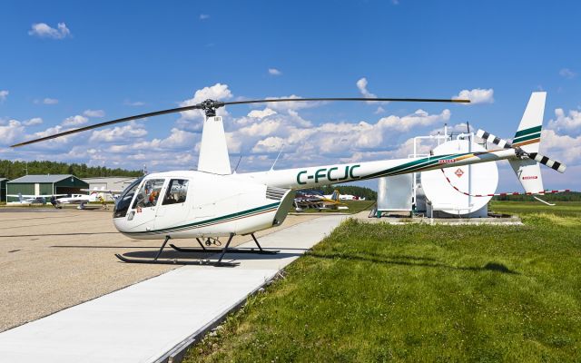 Robinson R-44 (C-FCJC)