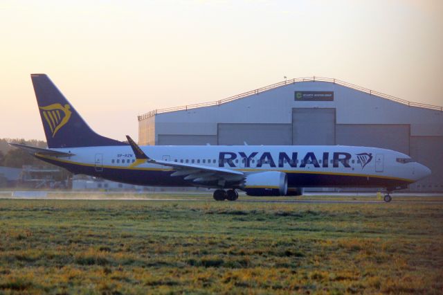 Boeing 737 MAX 8 (SP-RZN) - Departing rwy 24 on 6-Oct-24 operating flight RYR6432 to EYKA.