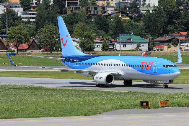Boeing 737-800 (OO-TUX)