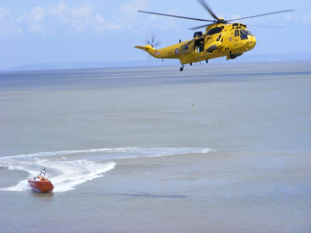 ZH543 — - RNLI / RAF joint operation. Penarth, Wales.