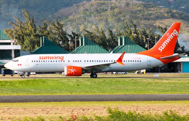 Boeing 737 MAX 8 (C-FTXE)