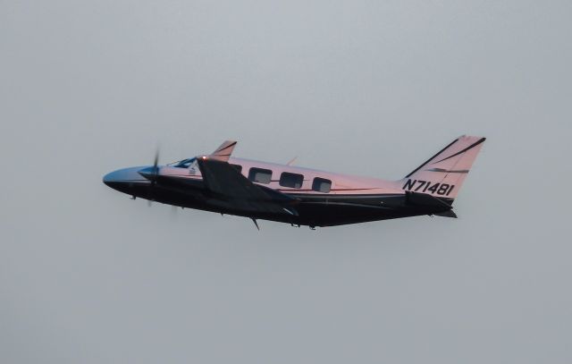 Piper Navajo (N71481) - N71481 blasting off runway 06 at KTEB, heading to KLKP (1h 59m Flight Time)