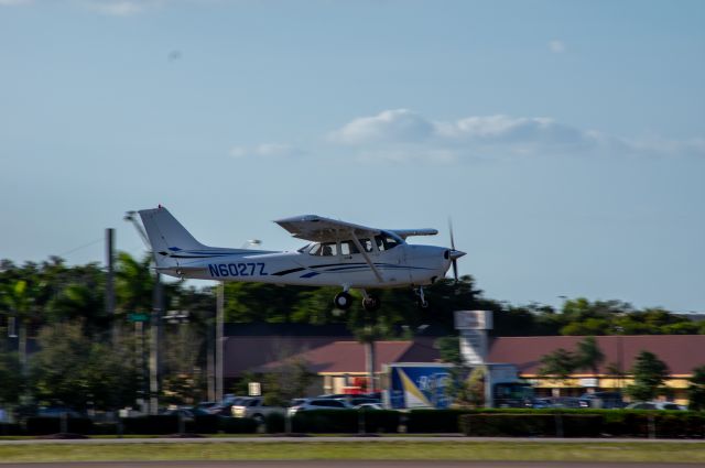 Cessna Skyhawk (N6027Z)