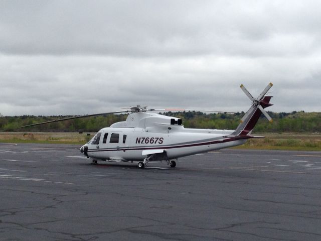 Sikorsky S-76 (N7667S)