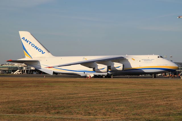 Antonov An-124 Ruslan (UR-82008)
