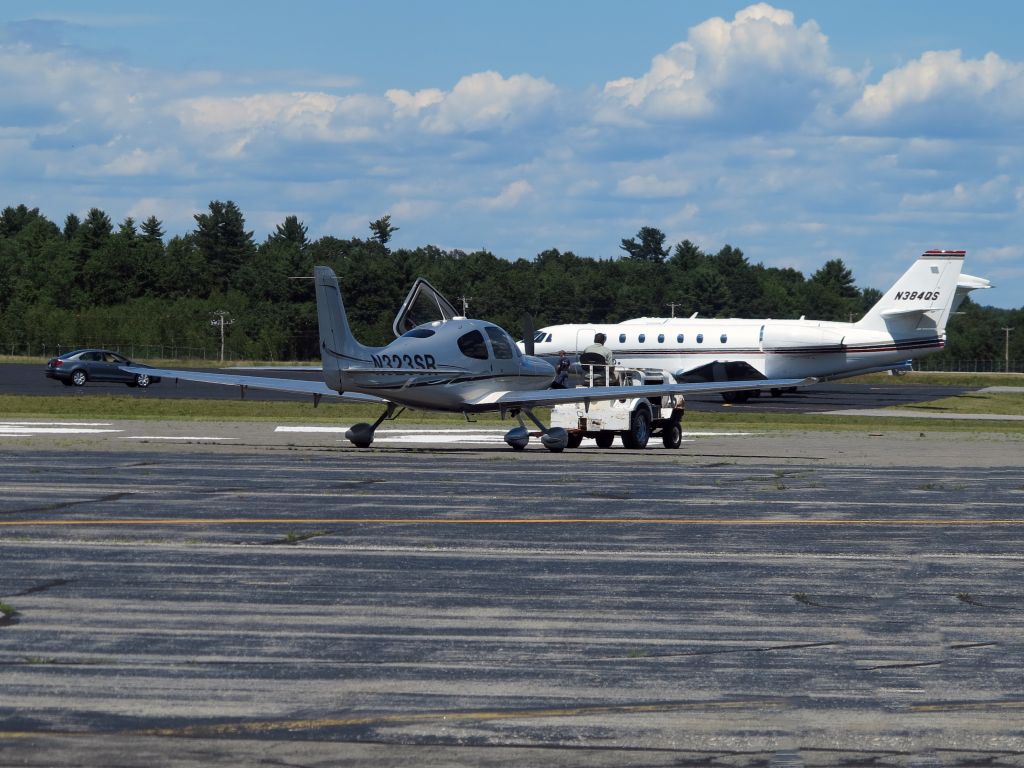 Cirrus SR-22 (N323SR)