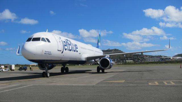 Airbus A321 (N974JT)