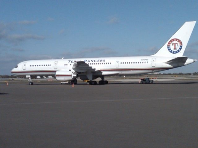 Boeing 757-200 (N757SS)