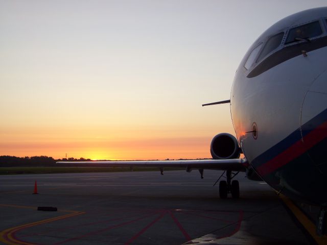 Boeing 737-200 (73-7200)