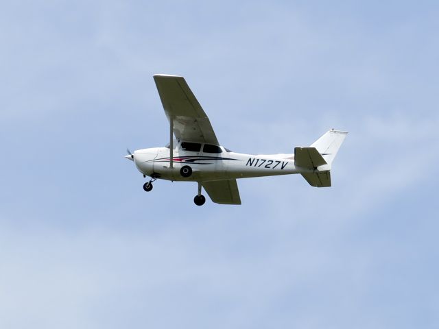Cessna Skyhawk (N1727V) - Training fleet at Arrow Aviation (203) 744-5010