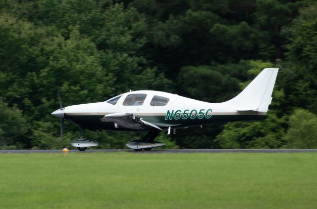 Cessna 350 (N6505C)