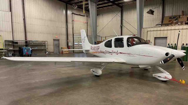 Cirrus SR-20 (N585SP)