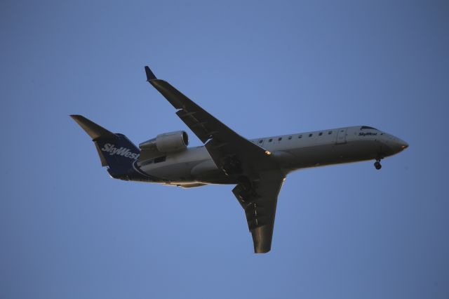 Canadair Regional Jet CRJ-200 (N874AS)