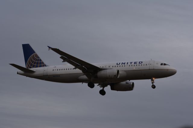 Airbus A320 (N470UA)