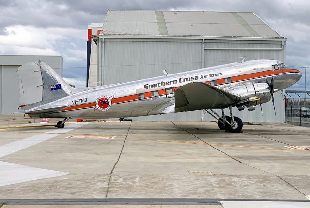 Douglas DC-3 (VH-TMQ)