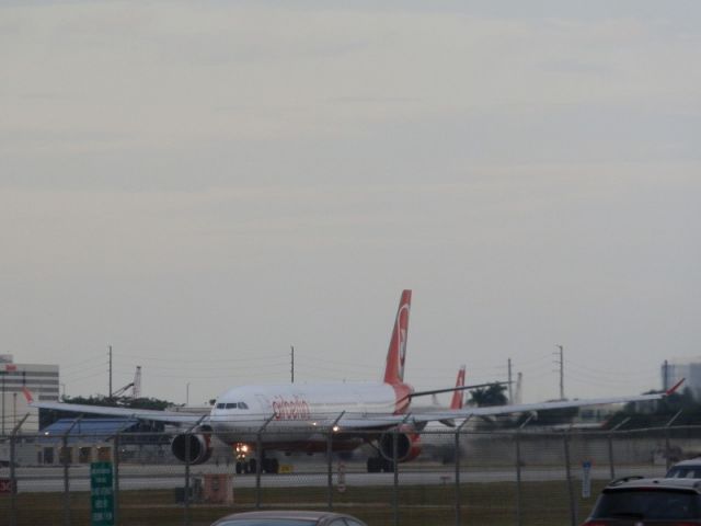 Airbus A330-200 (D-AERK)