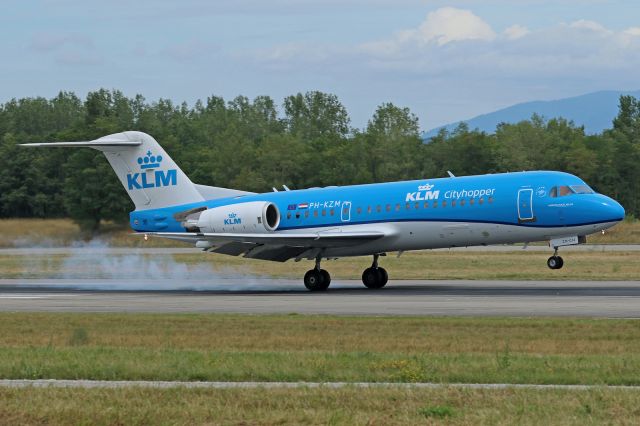 Fokker 70 (PH-KZM)
