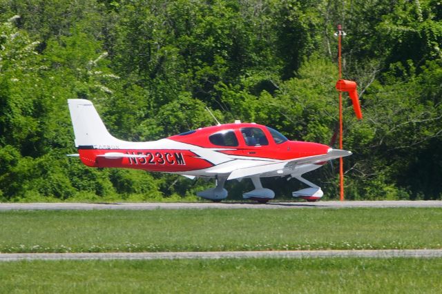 Cirrus SR-22 (N523CM)