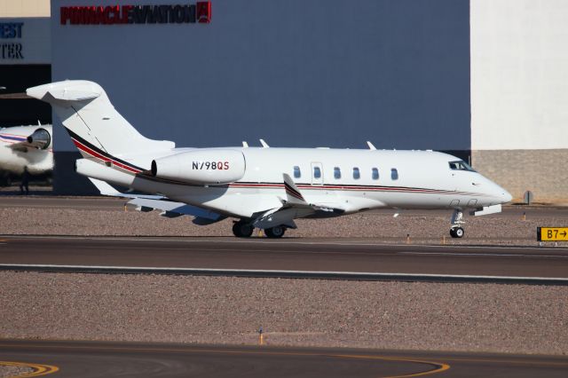 Canadair Challenger 350 (N789QS)