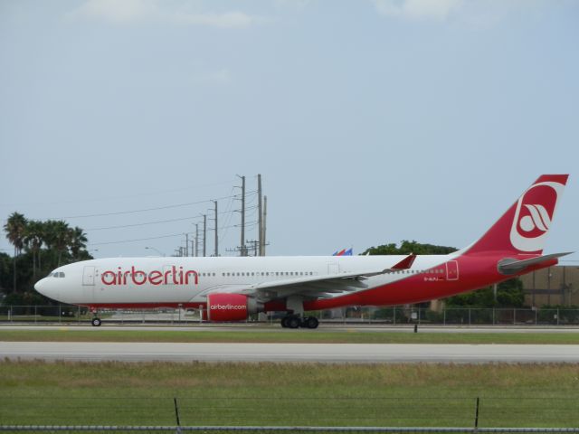 Airbus A330-200 (D-ALPJ)