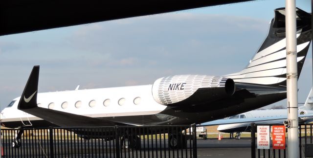 Gulfstream Aerospace Gulfstream G650 (N1KE) - Nice looking NIKE jet parked, Dec. 2018.