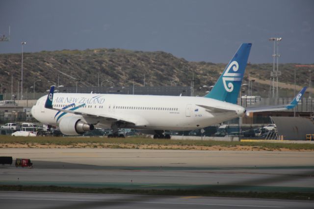 BOEING 767-300 (ZK-NCK)