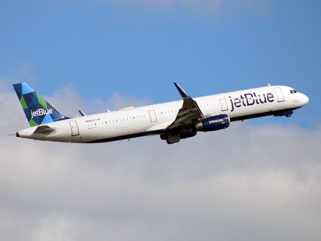 Airbus A321 (N968JT)