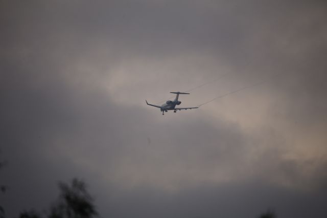 Bombardier Challenger 300 (N731QS)