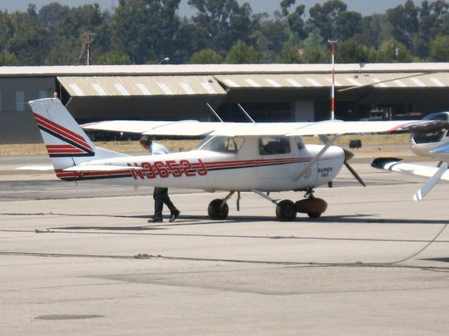 Cessna Commuter (N3652J) - PARKED AT FULLERTON