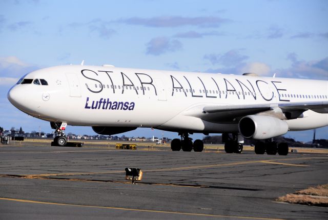 Airbus A340-300 (D-AIGV) - STAR ALLIANCE