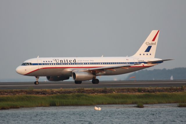 Airbus A320 (N475UA)