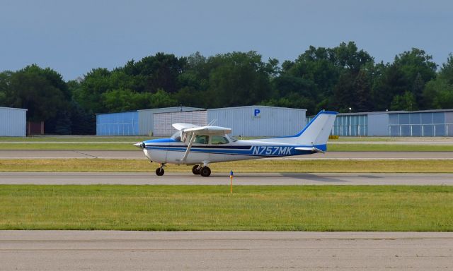 Cessna Skyhawk (N757MK) - Cessna 172M Skyhawk N757MK in Oakland County Airport