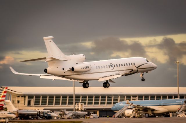 Dassault Falcon 8X (LX-GBH)