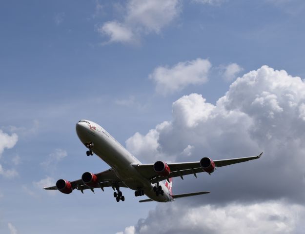 Airbus A340-600 (G-VBUG)