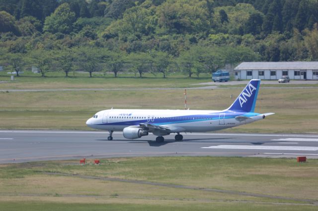 Airbus A320 (JA8394)