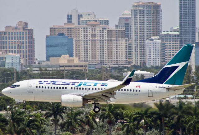 Boeing 737-700 (C-GWBX)