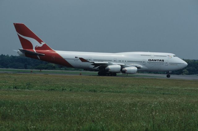 Boeing 747-400 (VH-OJA) - Departure at Narita Intl Airport Rwy16 on 1993/06/27