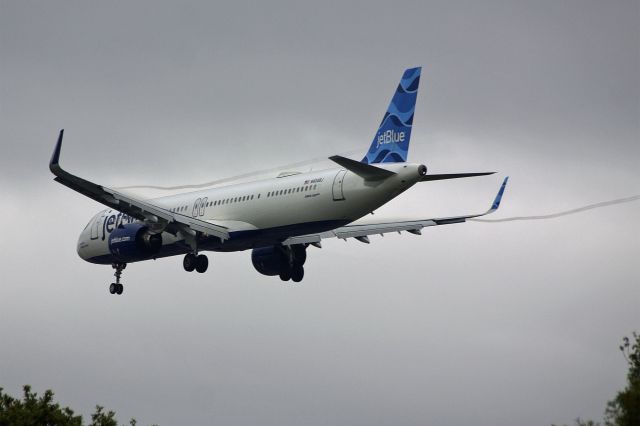 N4048J — - Airbus A321-271NX, jetBlue Airways, N4048J, 14.Oct.2022, EGLL London Heathrow, Waye Ave Park