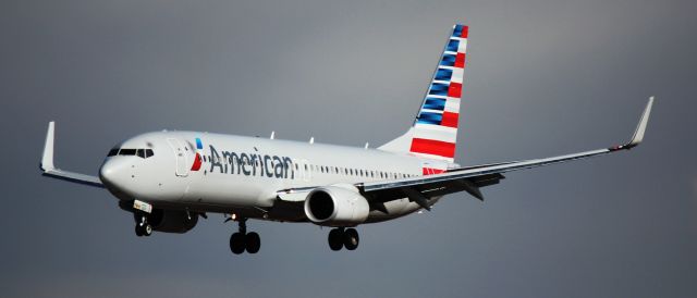 Boeing 737-800 (N944NN) - Landing on 16L.