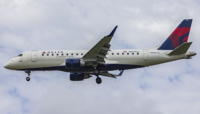 Embraer 170/175 (N604CZ) - Beautiful E-Jet.